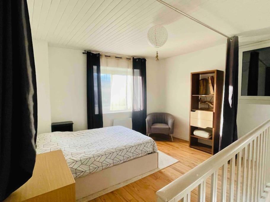 Agreable Maison De Village Avec Balcon Roiffieux Exteriér fotografie