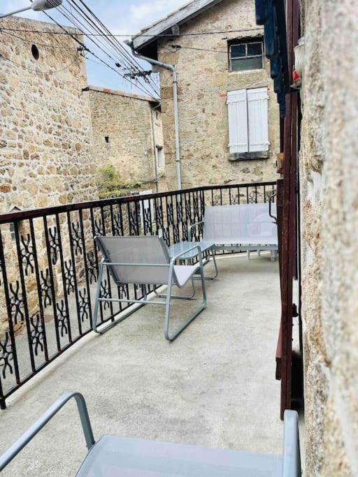 Agreable Maison De Village Avec Balcon Roiffieux Exteriér fotografie